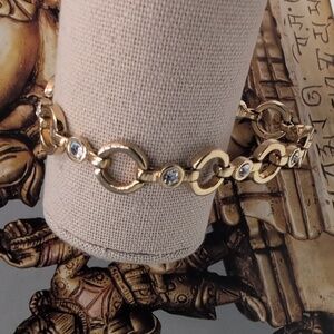 Signed Avon circle chain link bracelet in excellent condition